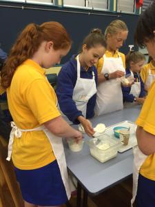 12202108_10153079720921644_1899886328_n